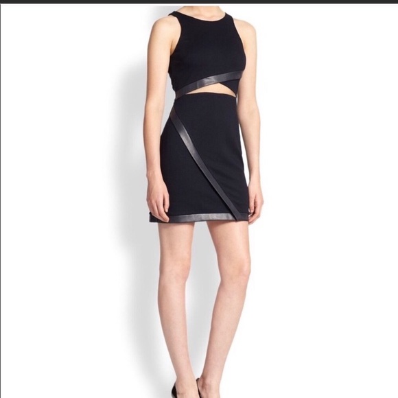 Bailey 44 Dresses & Skirts - Super cute Bailey 44 navy dress with mesh waist